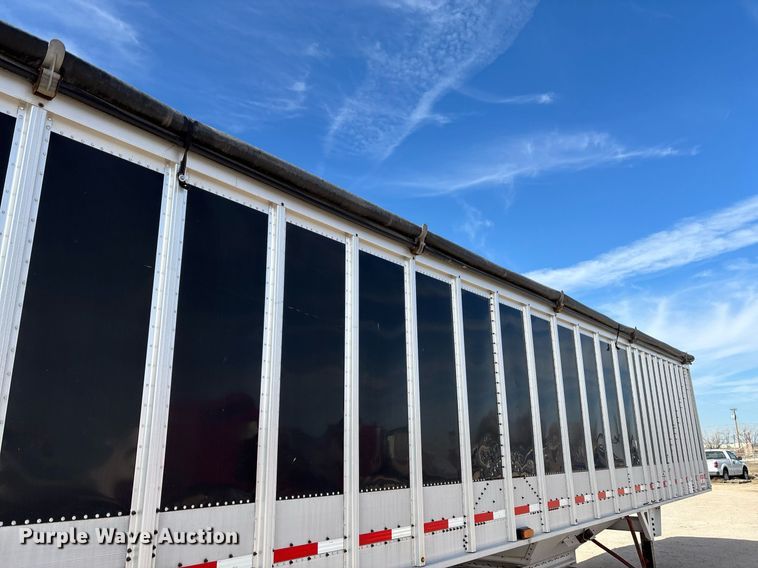 image for item EE0024 2013 Cornhusker 800 grain trailer