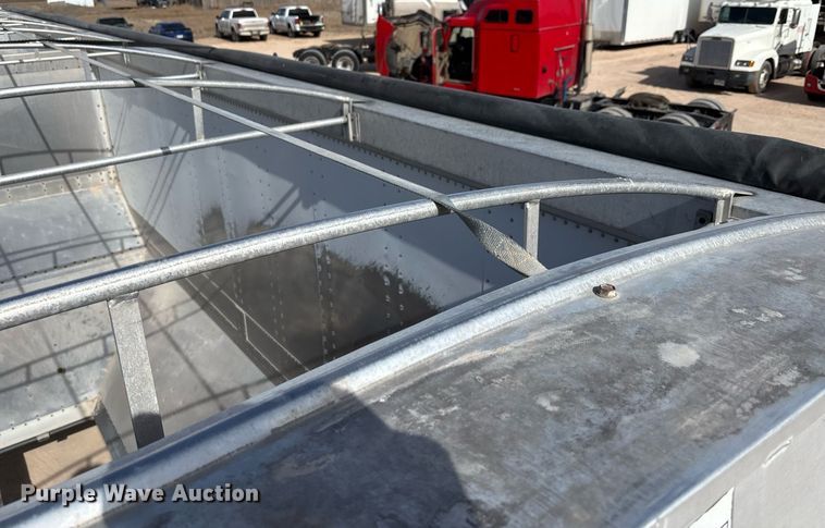 image for item EE0024 2013 Cornhusker 800 grain trailer