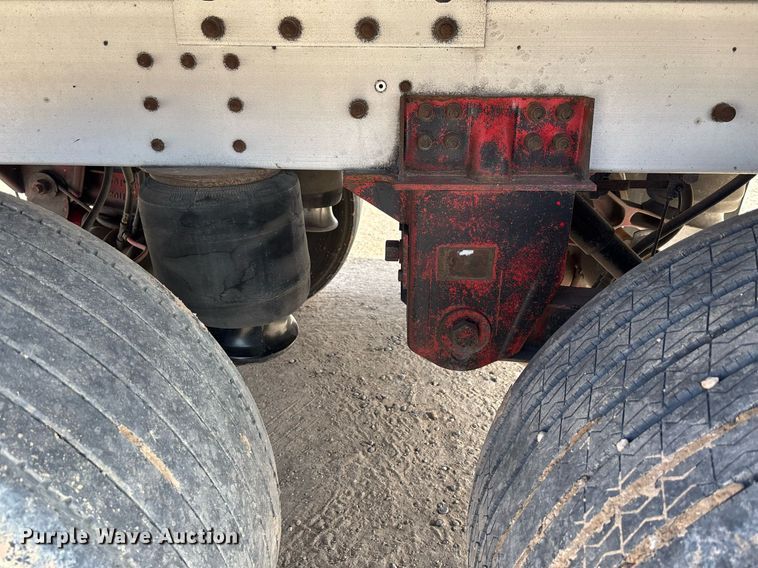 image for item EE0024 2013 Cornhusker 800 grain trailer