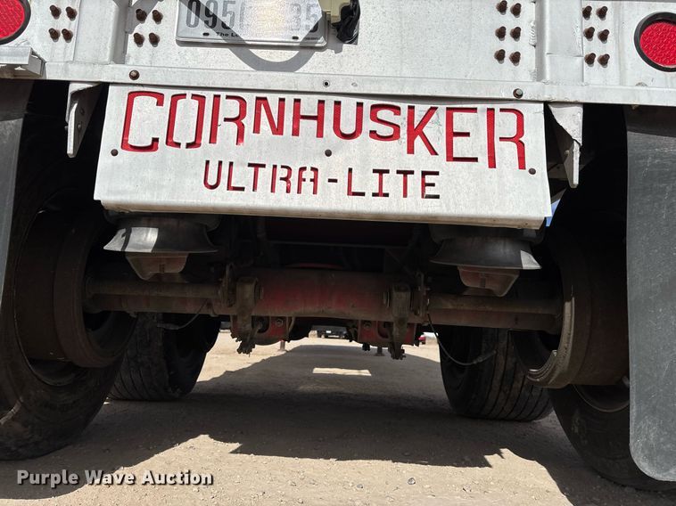 image for item EE0024 2013 Cornhusker 800 grain trailer