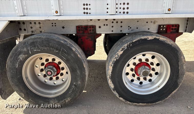 image for item EE0024 2013 Cornhusker 800 grain trailer