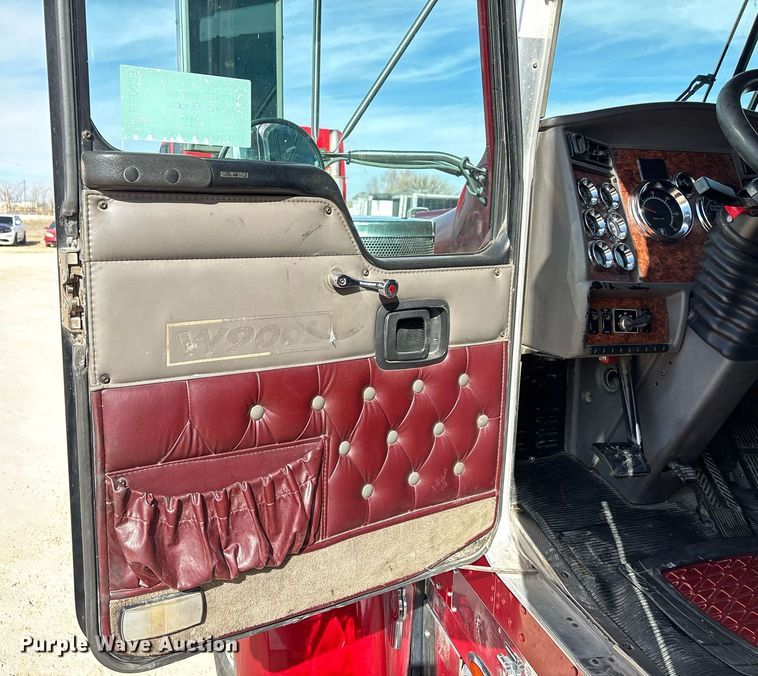 image for item EE0025 2003 Kenworth W900L semi truck