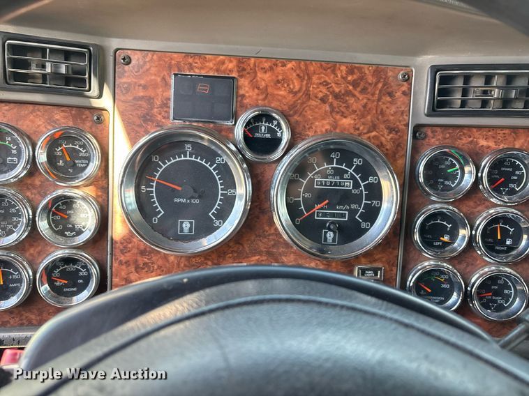 image for item EE0025 2003 Kenworth W900L semi truck