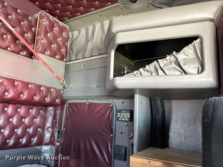 image for item EE0025 2003 Kenworth W900L semi truck