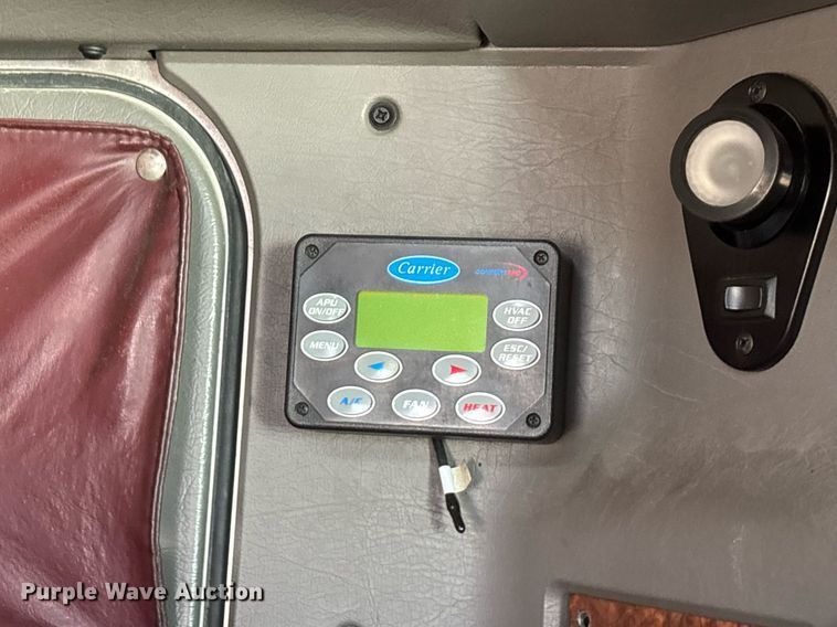 image for item EE0025 2003 Kenworth W900L semi truck