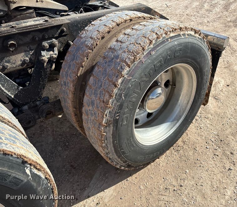 image for item EE0025 2003 Kenworth W900L semi truck