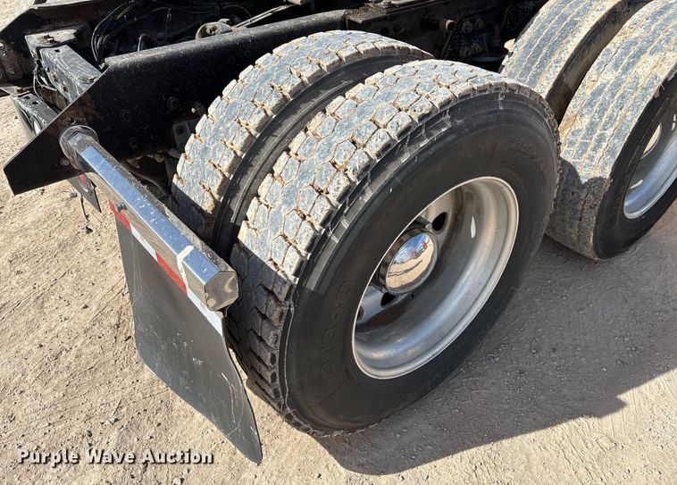 image for item EE0025 2003 Kenworth W900L semi truck