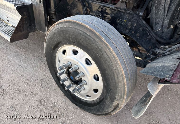 image for item EE0025 2003 Kenworth W900L semi truck