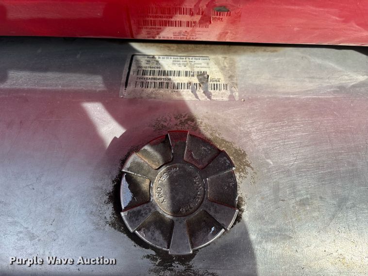 image for item EE0026 2005 International 9400i semi truck