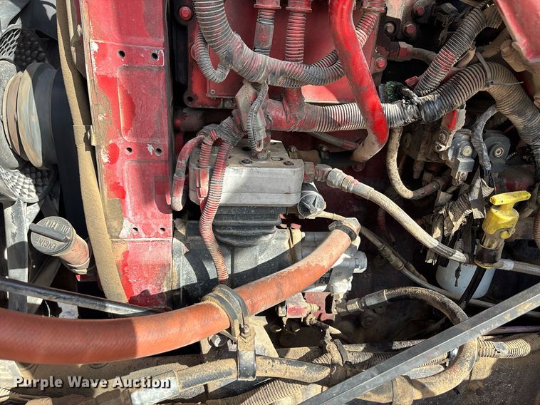 image for item EE0026 2005 International 9400i semi truck