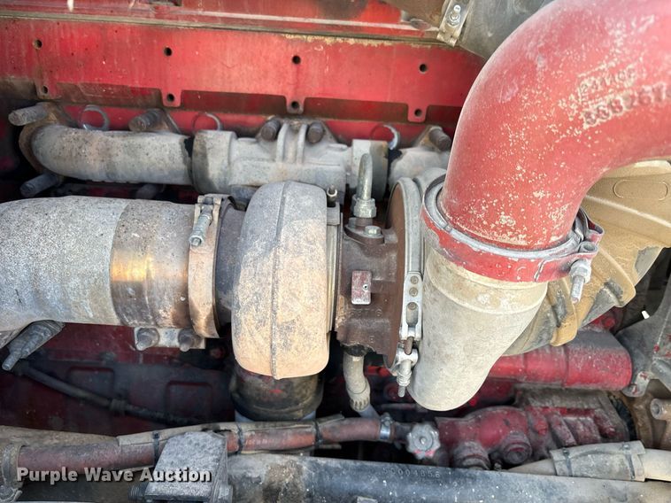 image for item EE0026 2005 International 9400i semi truck