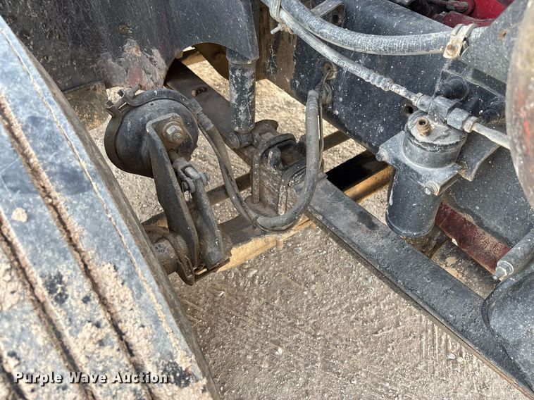 image for item EE0026 2005 International 9400i semi truck