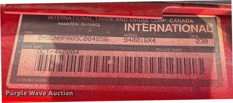 image for item EE0026 2005 International 9400i semi truck
