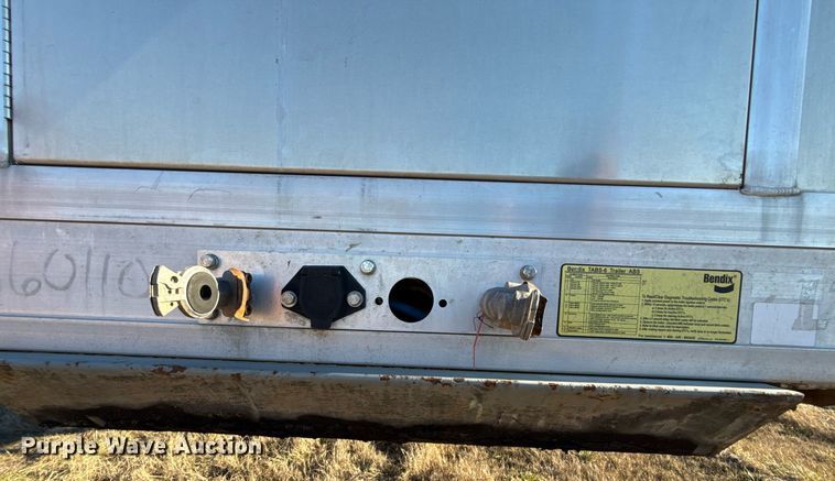 image for item EG2471 2016 Reitnouer Max Miser flatbed trailer