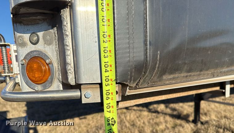 image for item EG2471 2016 Reitnouer Max Miser flatbed trailer