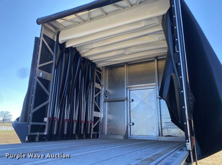 image for item EG2471 2016 Reitnouer Max Miser flatbed trailer