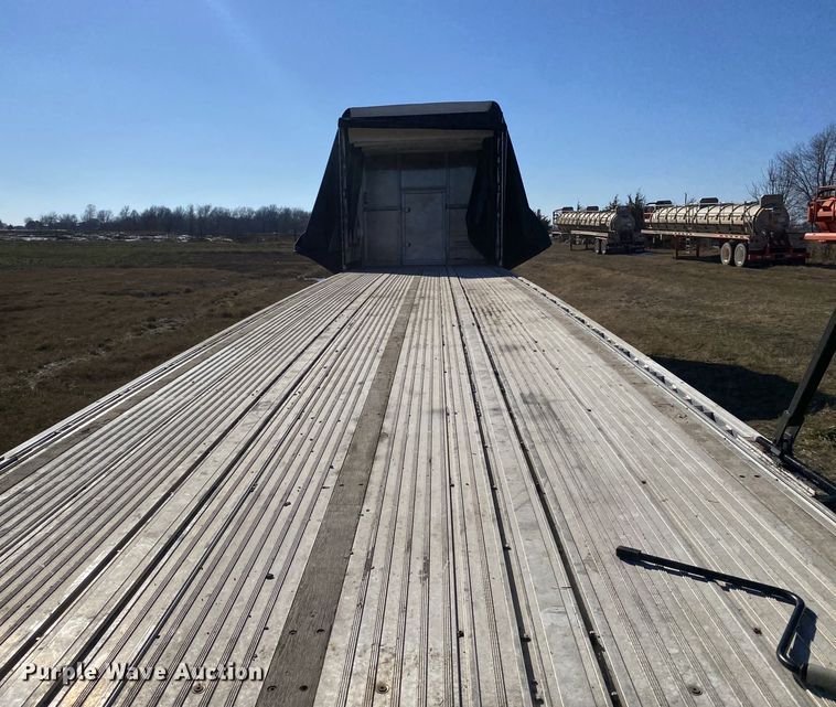 image for item EG2471 2016 Reitnouer Max Miser flatbed trailer