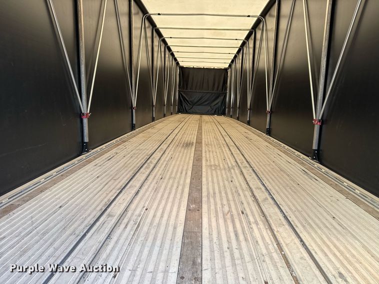 image for item EG2471 2016 Reitnouer Max Miser flatbed trailer