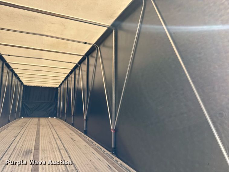 image for item EG2471 2016 Reitnouer Max Miser flatbed trailer