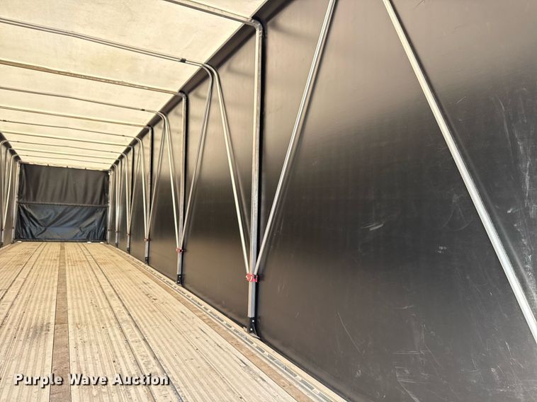 image for item EG2471 2016 Reitnouer Max Miser flatbed trailer