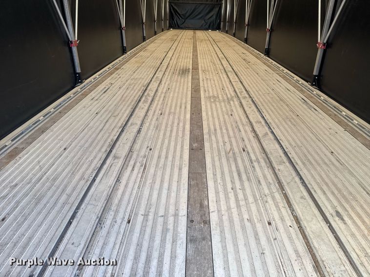 image for item EG2471 2016 Reitnouer Max Miser flatbed trailer