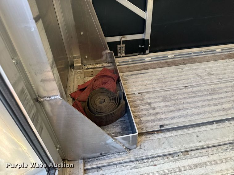 image for item EG2471 2016 Reitnouer Max Miser flatbed trailer