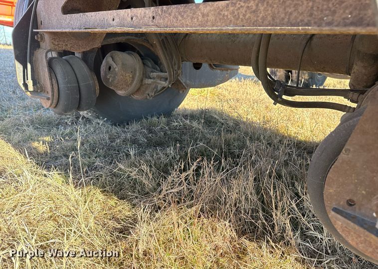 image for item EG2471 2016 Reitnouer Max Miser flatbed trailer