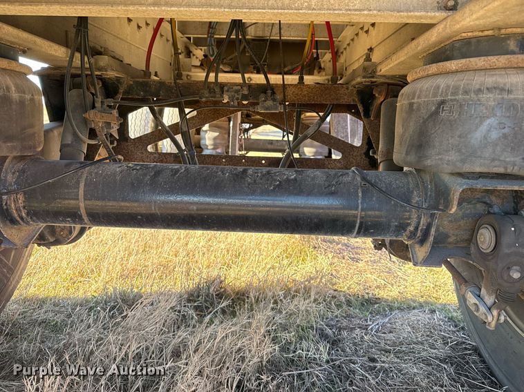 image for item EG2471 2016 Reitnouer Max Miser flatbed trailer