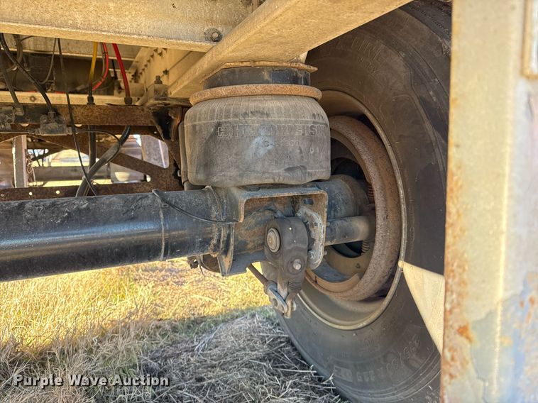 image for item EG2471 2016 Reitnouer Max Miser flatbed trailer