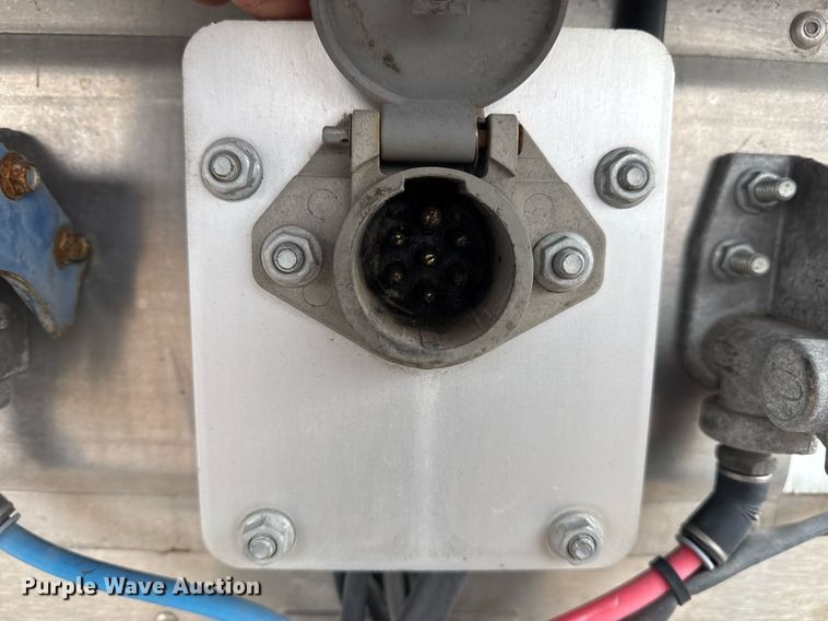 image for item EG2531 2013 Wabash  refrigerated van trailer