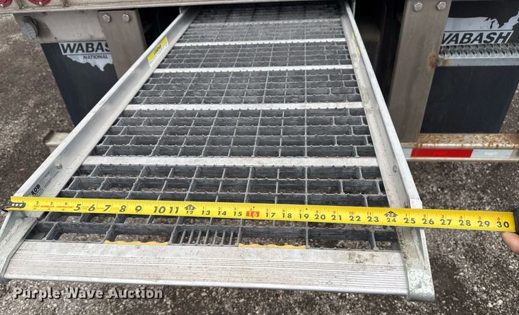 image for item EG2531 2013 Wabash  refrigerated van trailer