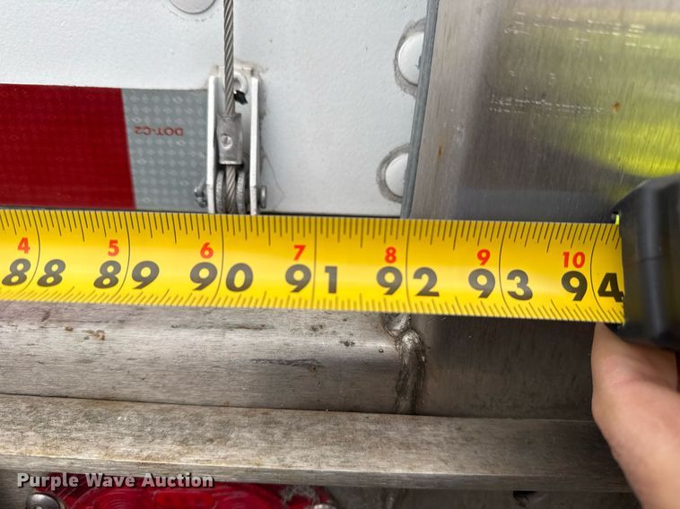 image for item EG2531 2013 Wabash  refrigerated van trailer