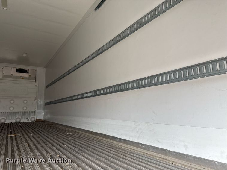 image for item EG2531 2013 Wabash  refrigerated van trailer