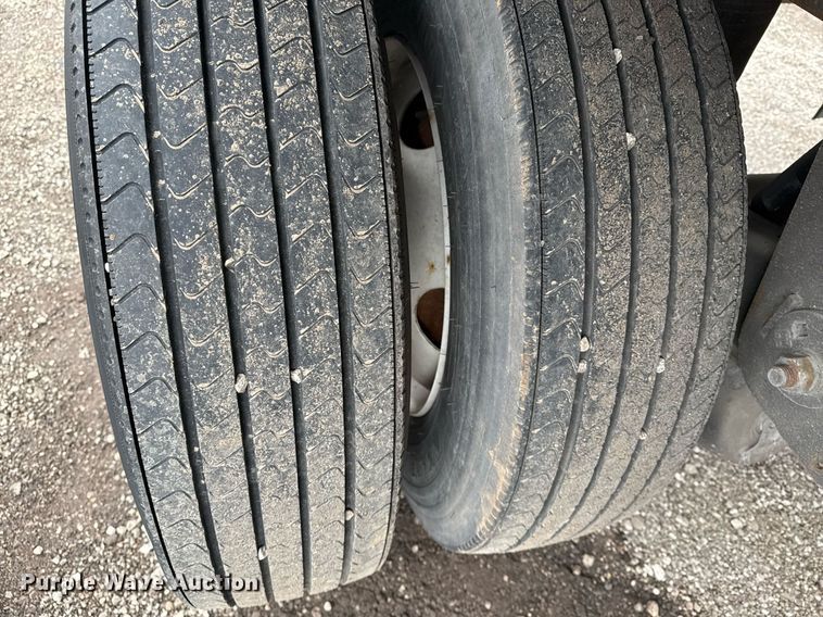 image for item EG2531 2013 Wabash  refrigerated van trailer