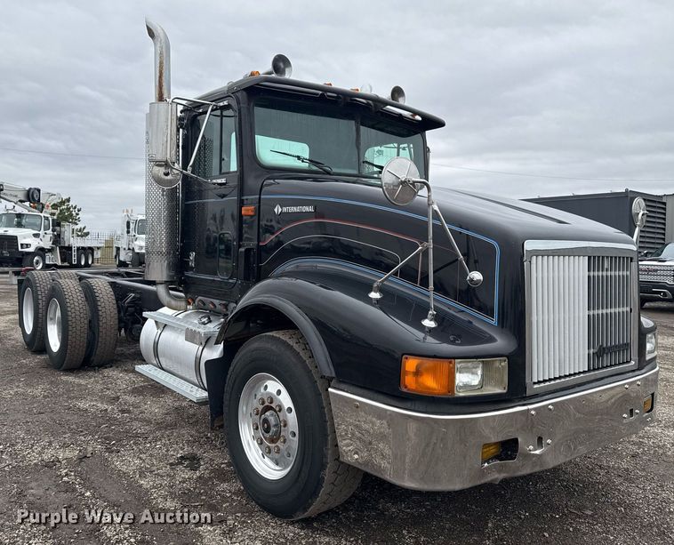 image for item EG2536 1996 International 9400 truck cab and chassis