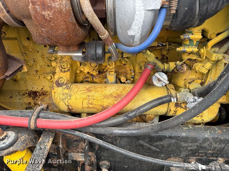 image for item EG2536 1996 International 9400 truck cab and chassis