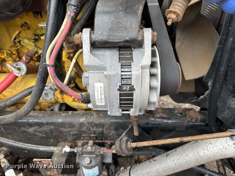 image for item EG2536 1996 International 9400 truck cab and chassis