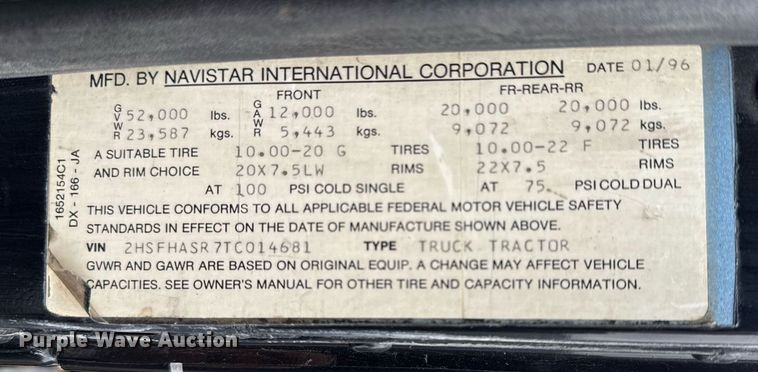 image for item EG2536 1996 International 9400 truck cab and chassis