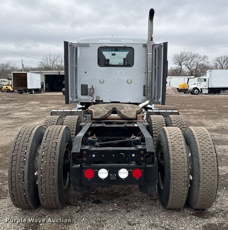 image for item EG2543 2016 Kenworth T680 semi truck