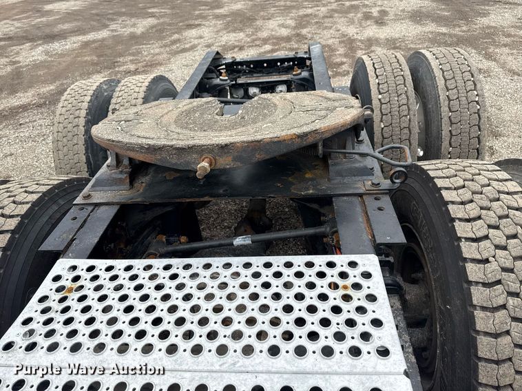 image for item EG2543 2016 Kenworth T680 semi truck