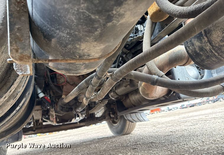 image for item EG2543 2016 Kenworth T680 semi truck