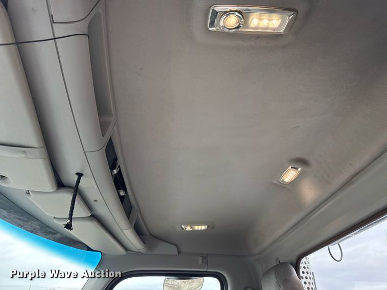 image for item EG2543 2016 Kenworth T680 semi truck