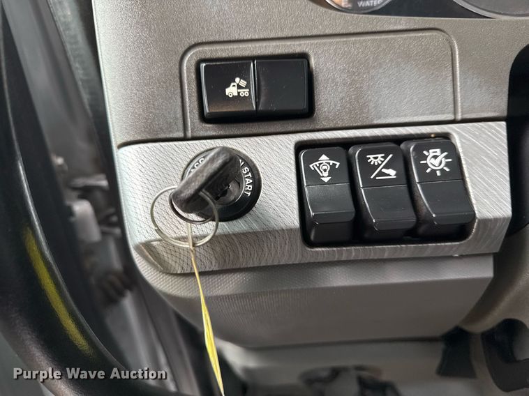 image for item EG2543 2016 Kenworth T680 semi truck