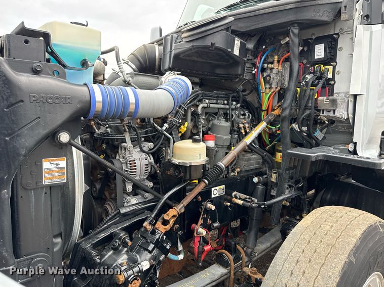 image for item EG2543 2016 Kenworth T680 semi truck