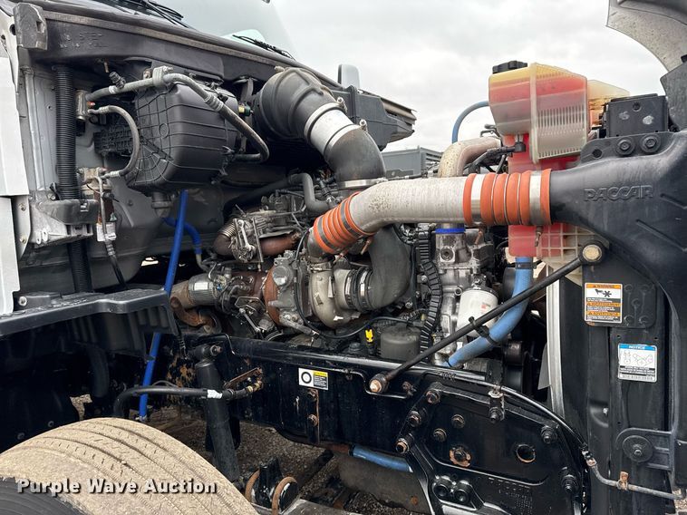 image for item EG2543 2016 Kenworth T680 semi truck