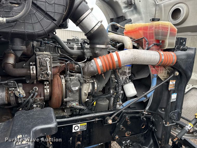 image for item EG2543 2016 Kenworth T680 semi truck