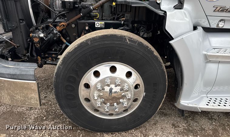 image for item EG2543 2016 Kenworth T680 semi truck