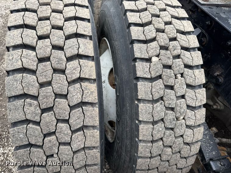 image for item EG2543 2016 Kenworth T680 semi truck