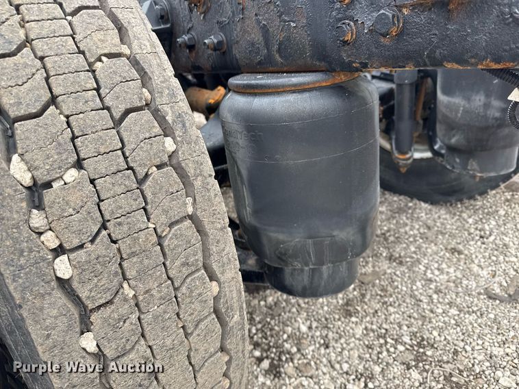 image for item EG2543 2016 Kenworth T680 semi truck