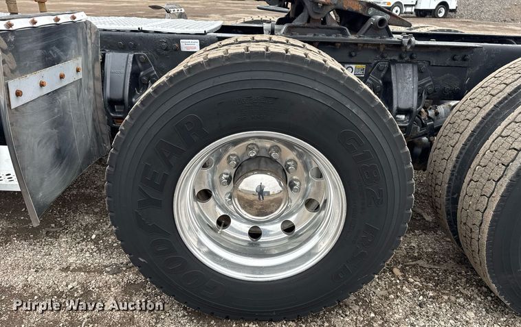 image for item EG2543 2016 Kenworth T680 semi truck